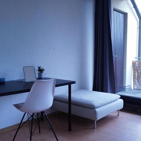 Budget Suite Mit Balkon - Privatzimmer In Wohnung - Netflix & Minibar Inklusive Coblenza Esterno foto