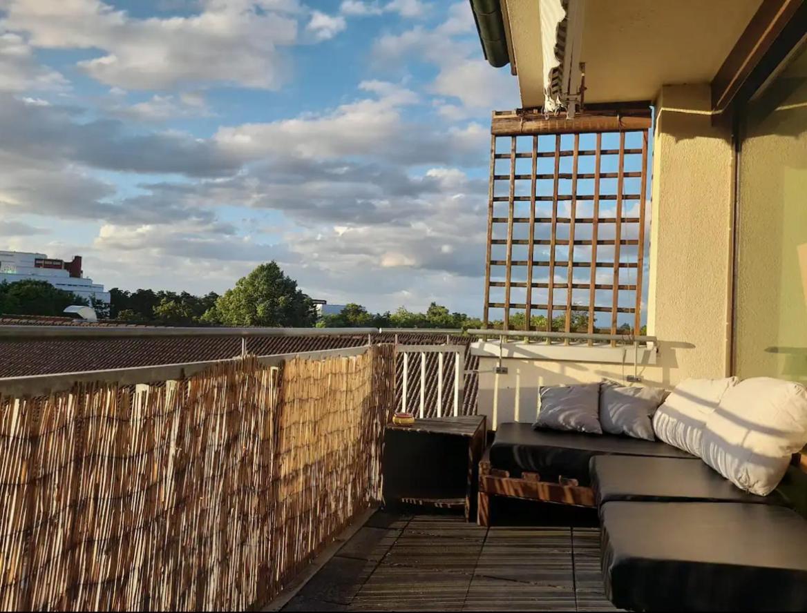 Budget Suite Mit Balkon - Privatzimmer In Wohnung - Netflix & Minibar Inklusive Coblenza Esterno foto