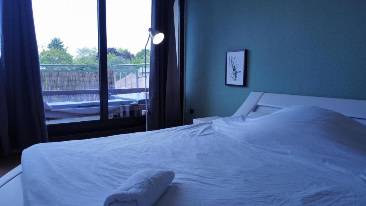 Budget Suite Mit Balkon - Privatzimmer In Wohnung - Netflix & Minibar Inklusive Coblenza Esterno foto
