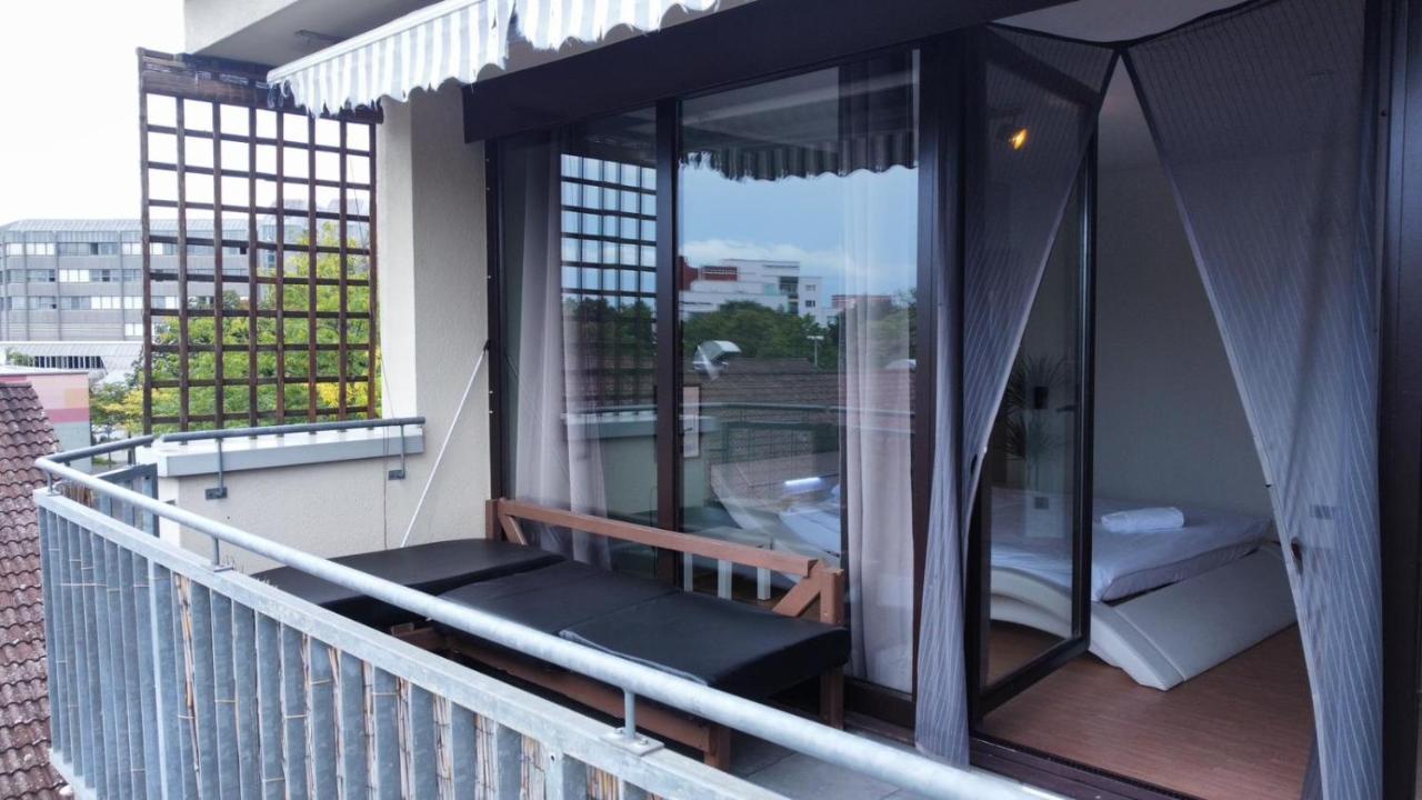 Budget Suite Mit Balkon - Privatzimmer In Wohnung - Netflix & Minibar Inklusive Coblenza Esterno foto