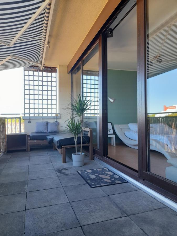 Budget Suite Mit Balkon - Privatzimmer In Wohnung - Netflix & Minibar Inklusive Coblenza Esterno foto